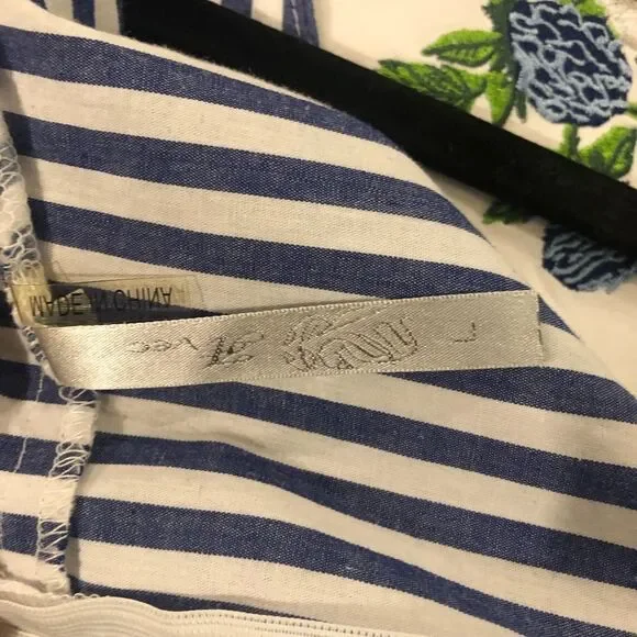 Avec long sleeve blue and white striped ruffled blouse, size large - Picture 12 of 15